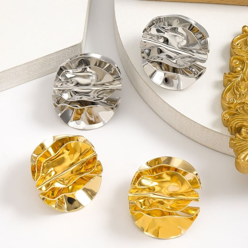 Архитектурные серьги-пусеты Мятый серебристый диск CJD85681