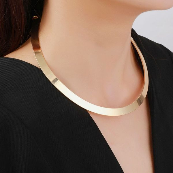 Шейный обруч широкий плоский из полированного металла CJL85728