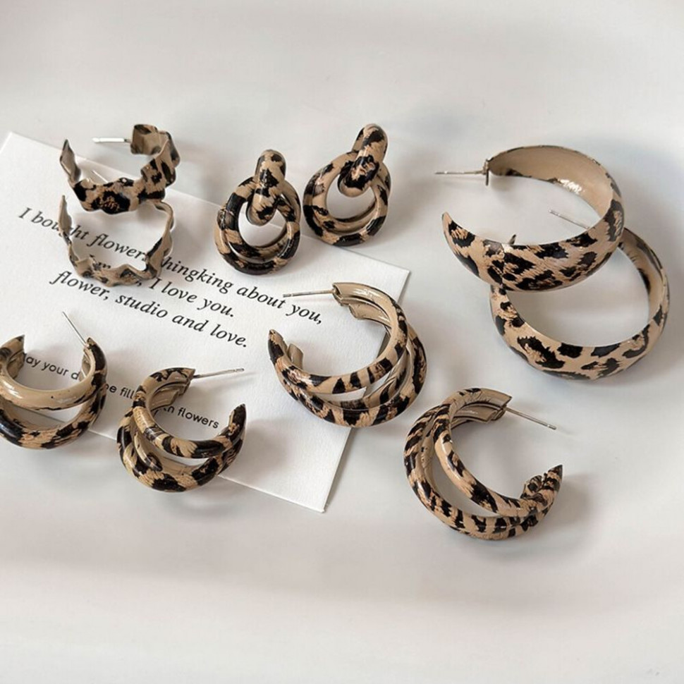 Объемные серьги-конго с пятнистым узором CJH66248