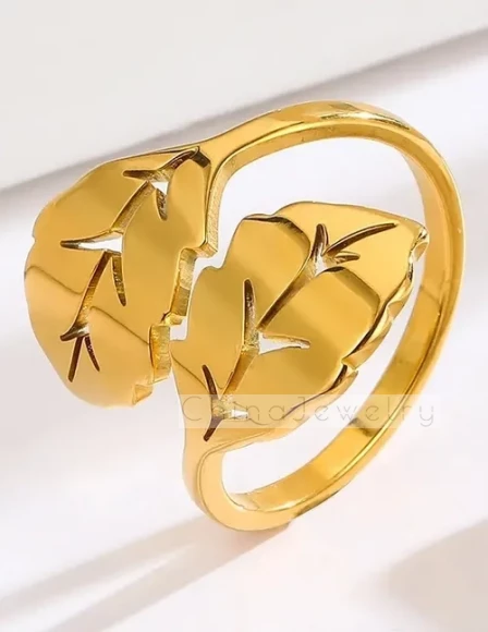 Стальное кольцо с напылением золотом листья J10109(CJJ)