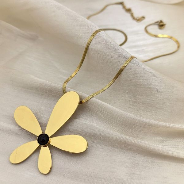 Золотистая цепочка с крупным цветком CJL35966