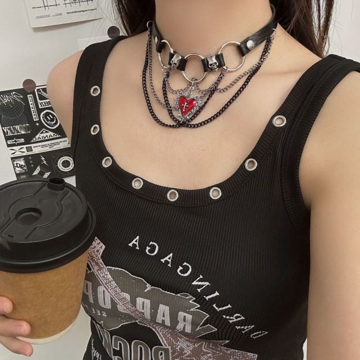 Многослойный кожаный чокер с подвеской в виде сердца CJL19685