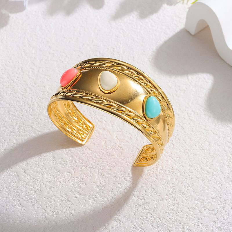 Браслет жесткий этнический с цветными кабошонами CJN47912 Браслет жесткий этнический с цветными кабошонами CJN47912