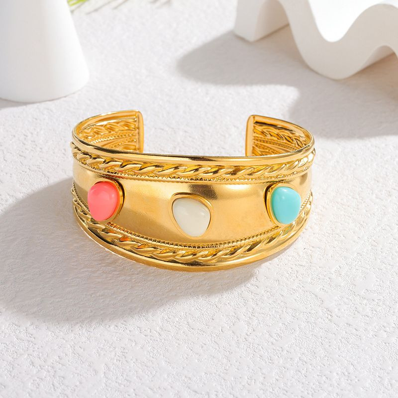 Браслет жесткий этнический с цветными кабошонами CJN47912 Браслет жесткий этнический с цветными кабошонами CJN47912
