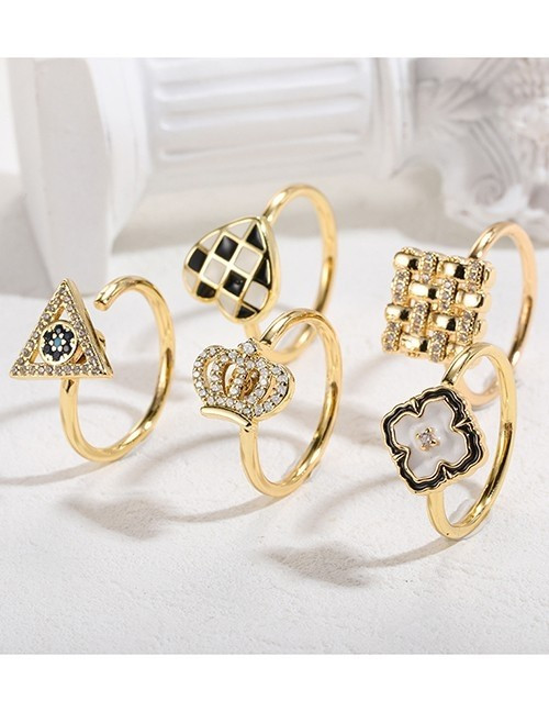 Золотистое кольцо с клевером и черной эмалью R74083 Золотистое кольцо с клевером и черной эмалью R74083