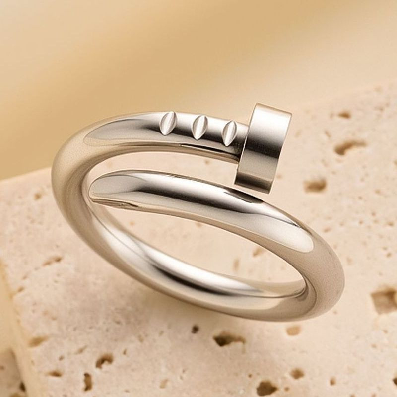 Серебристое кольцо в форме изогнутого гвоздя 1J12059CJJ