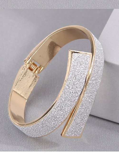 Жесткий браслет A67543 Жесткий браслет A67543