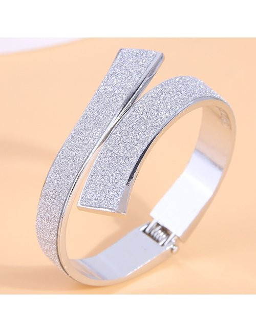 Жесткий браслет A67543 Жесткий браслет A67543