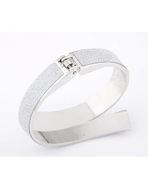 Жесткий браслет A67543 Жесткий браслет A67543