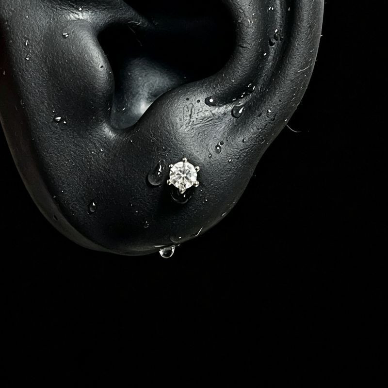 Серьга с крестом и сердцем из титановой стали CJX84953 Серьга с крестом и сердцем из титановой стали CJX84953
