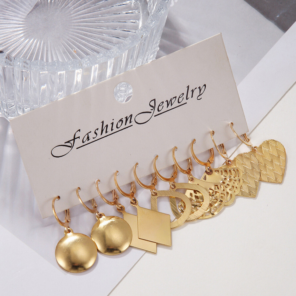 Набор золотистых серег конго с геометрическими подвесками и сердцами Z59762