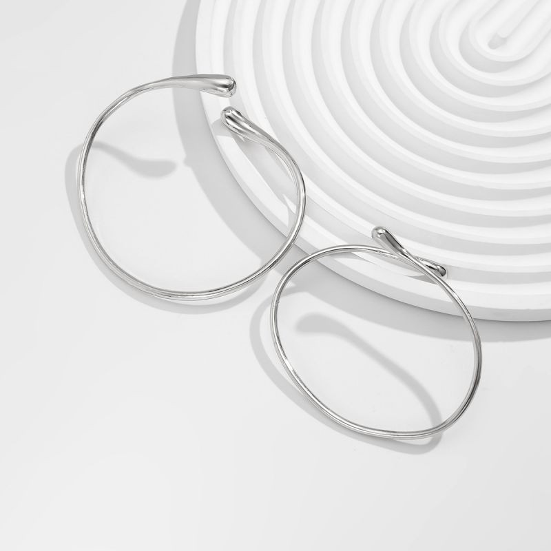 Браслет жесткий разомкнутый с каплевидными элементами CJJ12162