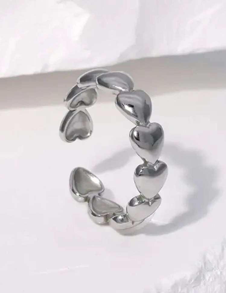 Кольцо-дорожка из миниатюрных объемных сердец J10111CJJ Кольцо-дорожка из миниатюрных объемных сердец J10111CJJ