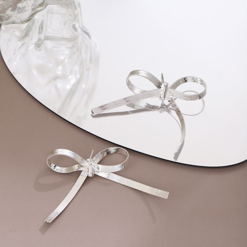 Минималистичные серьги-пусеты Тонкие серебристые банты CJG32997
