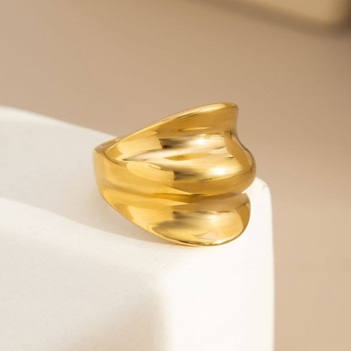 Кольцо широкое с фактурой чешуи CJM42221