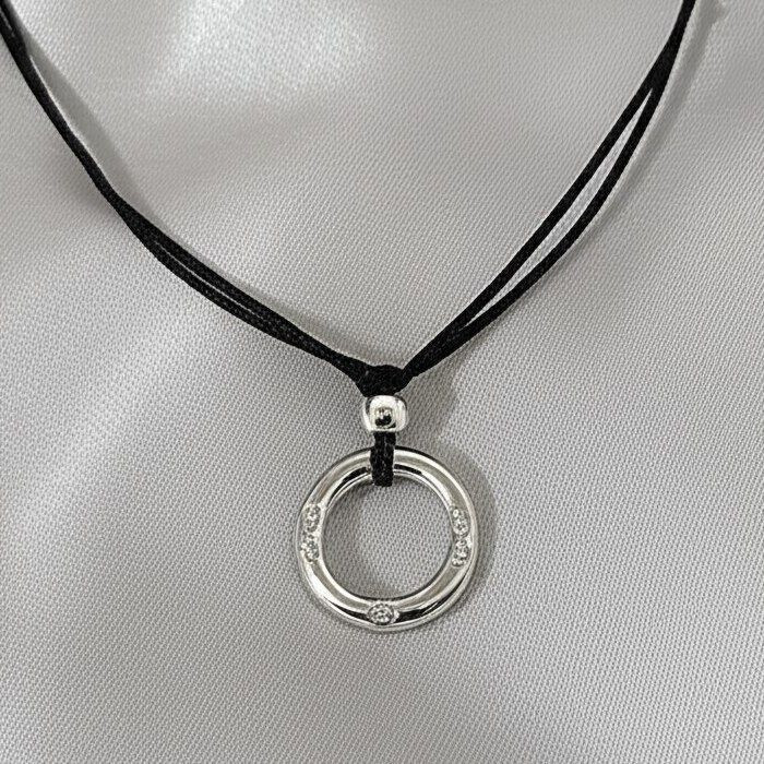 Длинная цепочка на шнурке с кольцом-талисманом 1J11641CJJ Длинная цепочка на шнурке с кольцом-талисманом 1J11641CJJ