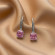 Серьги циркон розовый камень 1J12278CJJ Серьги циркон розовый камень 1J12278CJJ