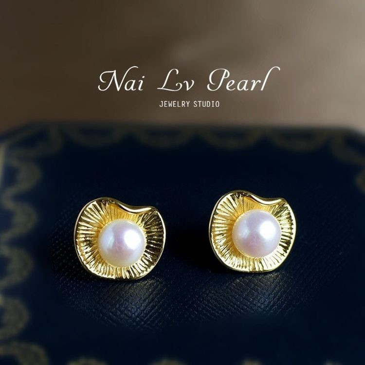 Серьги-гвоздики ракушки с жемчужиной J10722CJJ