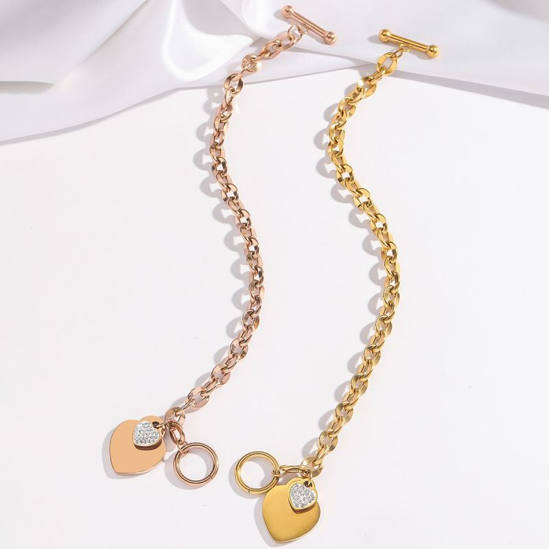 Браслет-цепочка с подвеской-сердцем и замком тогл CJJ30464