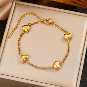 Браслет-цепочка с подвесками в форме объемных сердец CJP82993