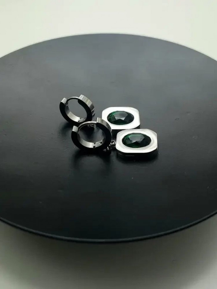 Стальные серьги-подвески с квадратными вставками под изумруд J10229CJJ Стальные серьги-подвески с квадратными вставками под изумруд J10229CJJ