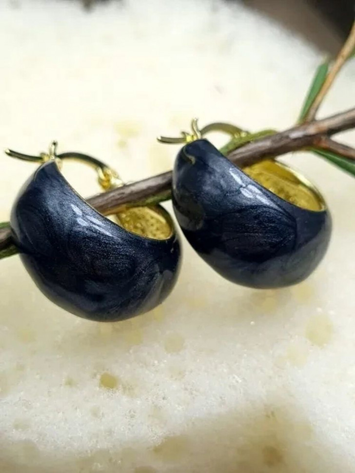 Минималистичные серьги-пусеты с черно-золотыми сферами J10067CJJ