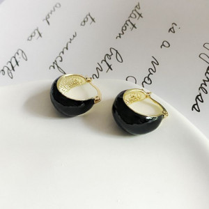 Минималистичные серьги-пусеты с черно-золотыми сферами J10067CJJ