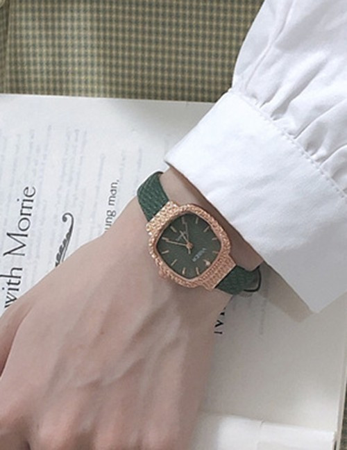 Женские часы L17388