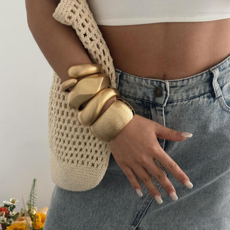 Жесткий браслет CJN89828