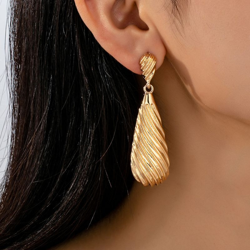 Крупные серьги-подвески с рельефной фактурой CJQ22076 Крупные серьги-подвески с рельефной фактурой CJQ22076