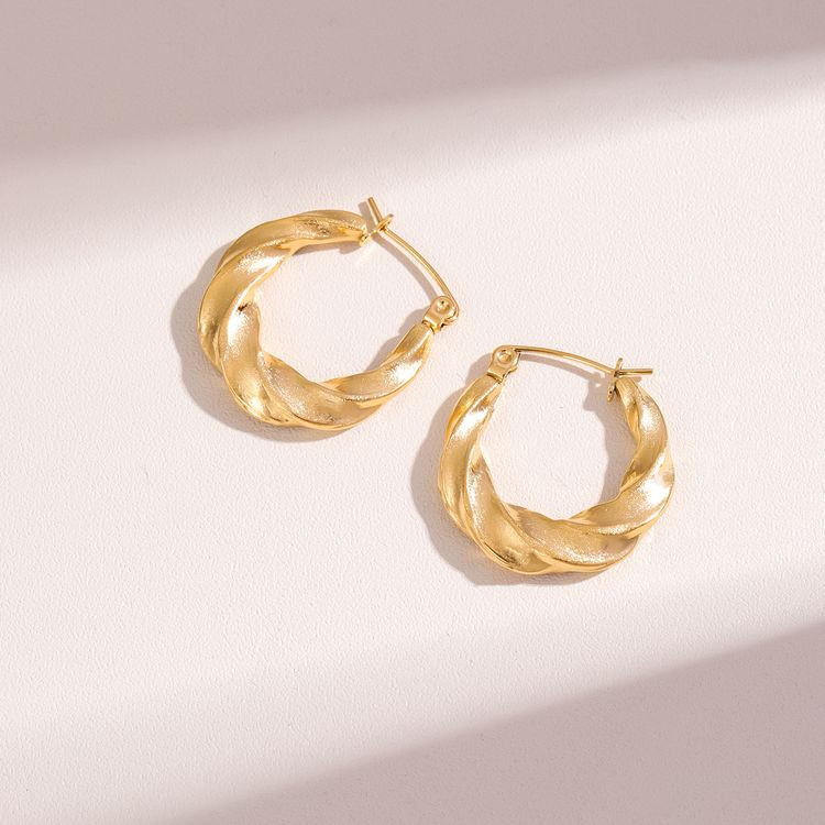 Стальные серьги-булавка с напылением золотом витая подкова J10297CJJ Стальные серьги-булавка с напылением золотом витая подкова J10297CJJ