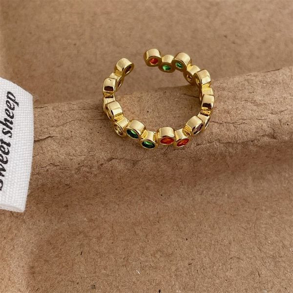 Тонкое кольцо с мелкими разноцветными кристаллами по окружности CJL47467