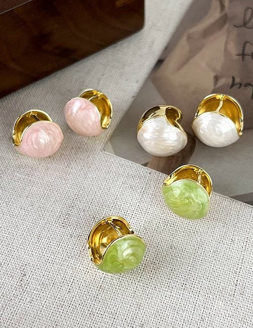 Золотистые серьги-пусеты с розовым жемчугом Z03346 Золотистые серьги-пусеты с розовым жемчугом Z03346