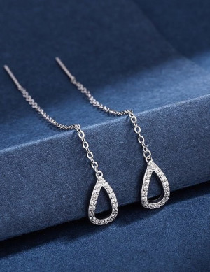 Серебристые серьги-протяжки с контуром капли Z03580 Серебристые серьги-протяжки с контуром капли Z03580