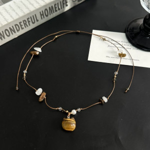 Коричневое колье с котом ASUZ43387