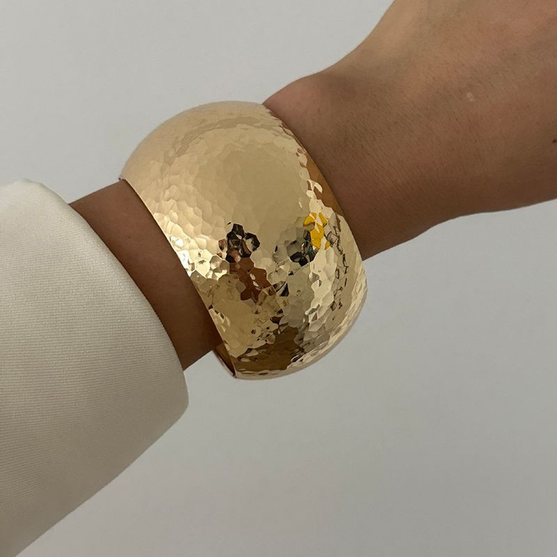 Браслет жесткий широкий с зеркальным блеском CJT25606