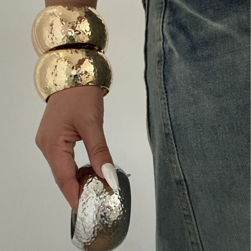 Жесткий браслет CJT25606