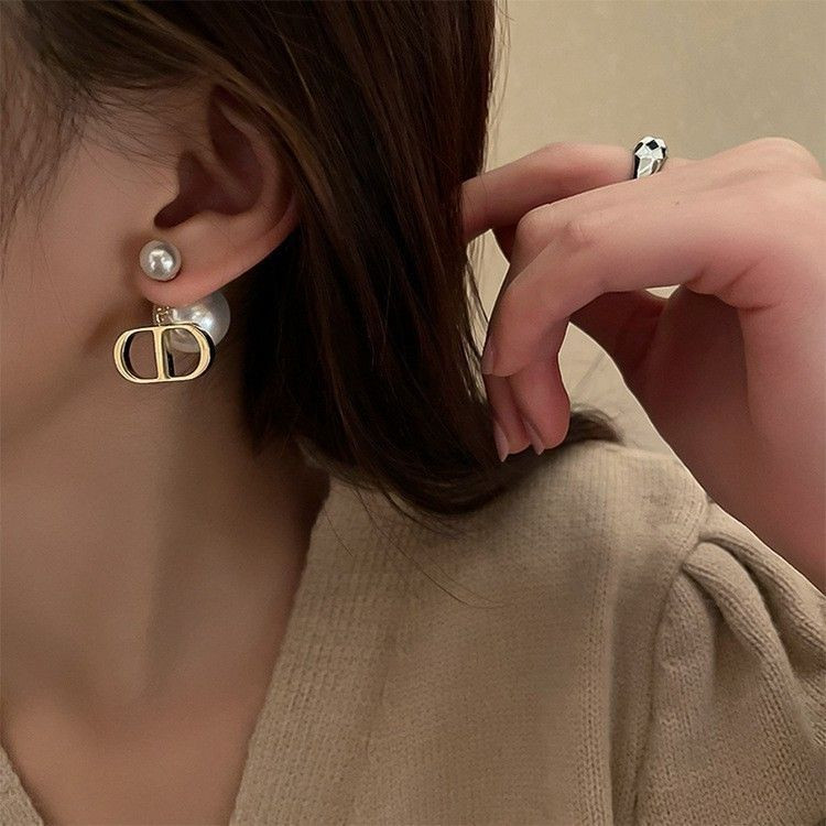 Серьги-пусеты Жемчуг с логотипом 1J11983CJJ