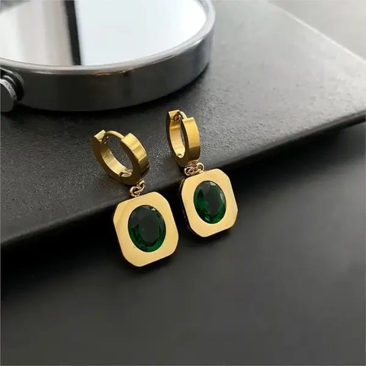 Серьги стальные с напылением золотом и фианитом J10153CJJ Серьги стальные с напылением золотом и фианитом J10153CJJ