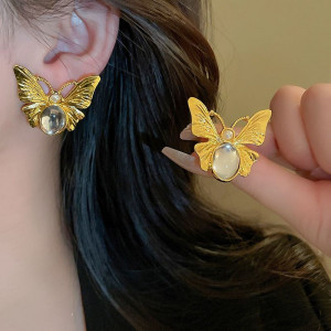 Крупные серьги-пусеты Золотистые бабочки с кристаллами CJG59172