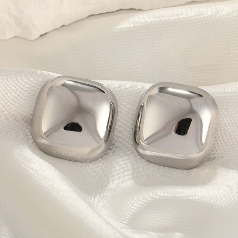 Серебристые серьги-пусеты Объемные квадраты CJH27632 Серебристые серьги-пусеты Объемные квадраты CJH27632