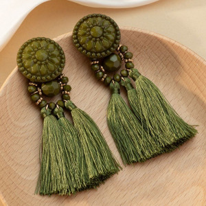 Массивные серьги пусеты с зелеными текстильными кистями CJL85056 Массивные серьги пусеты с зелеными текстильными кистями CJL85056