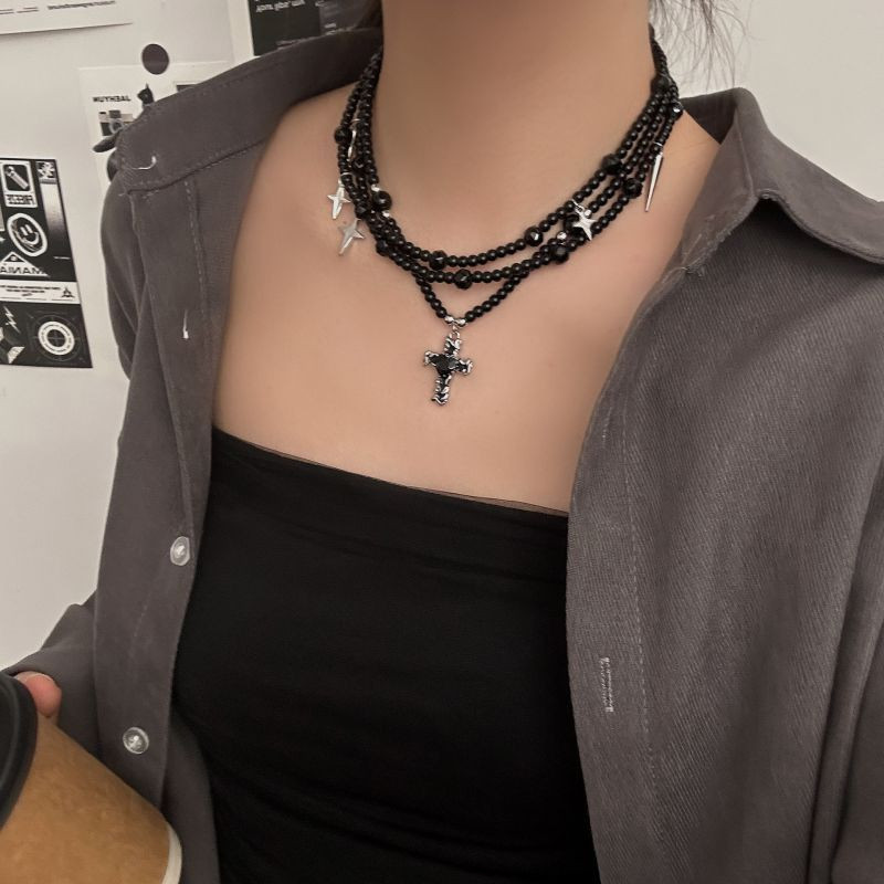 Многослойный черный чокер с подвеской-крестом CJL19643
