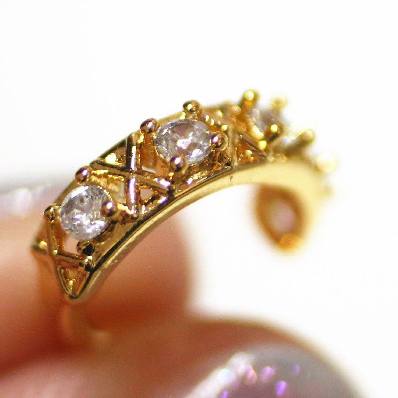 Кафф на хрящ с фианитами CJD98694