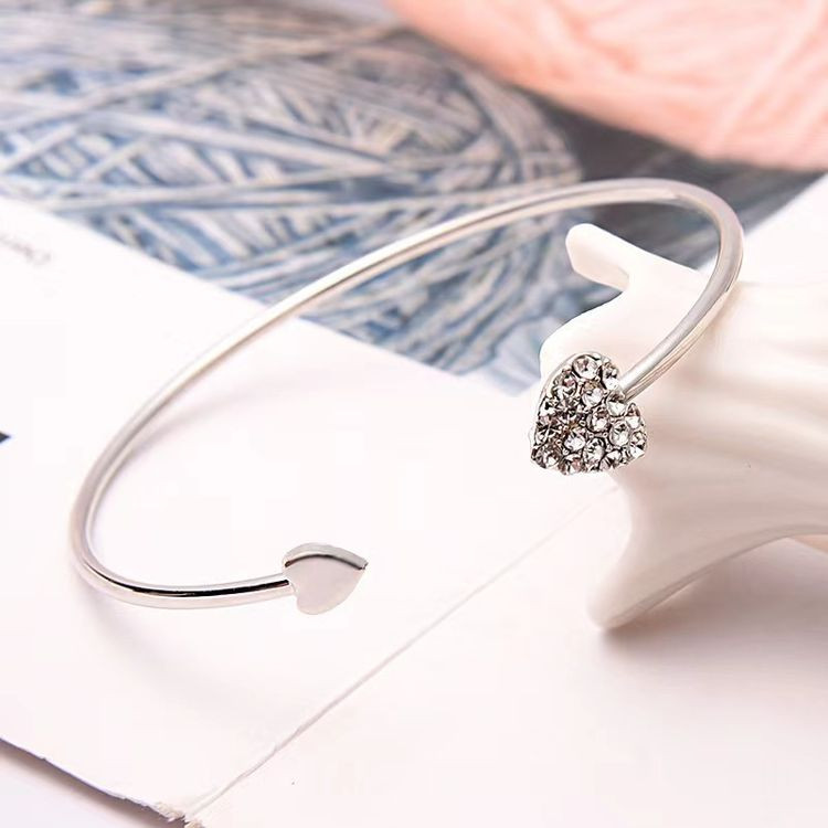 Браслет жесткий разомкнутый с кристаллами L77247MSK