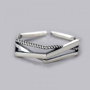 Кольцо многослойное с перекрещенными линиями CJG27194