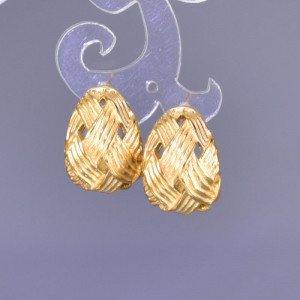 Золотистые плетеные серьги-пусеты CJH14871