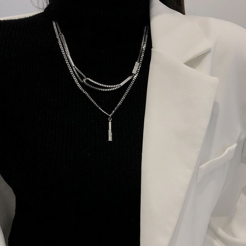 Многослойное серебристое колье с геометрической подвеской CJH78218