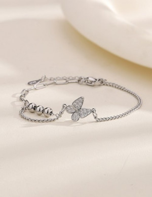 Серебристый браслет с подвеской-бабочкой и бусинами M12081