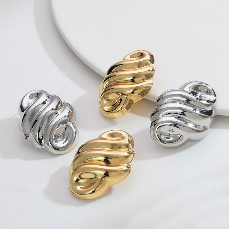 Фактурные серьги-пусеты Объемные золотистые раковины CJJ23209